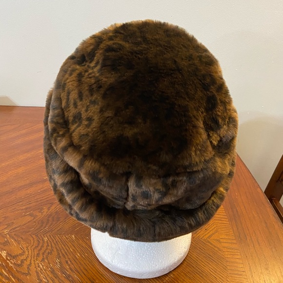 Leopard hat - Picture 4 of 6